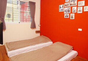 雙人房, 2 張單人床（無人旅店,晚上11點後入住加收每人180元, 訂房後請主動連絡店家） | 免費 Wi-Fi、床單