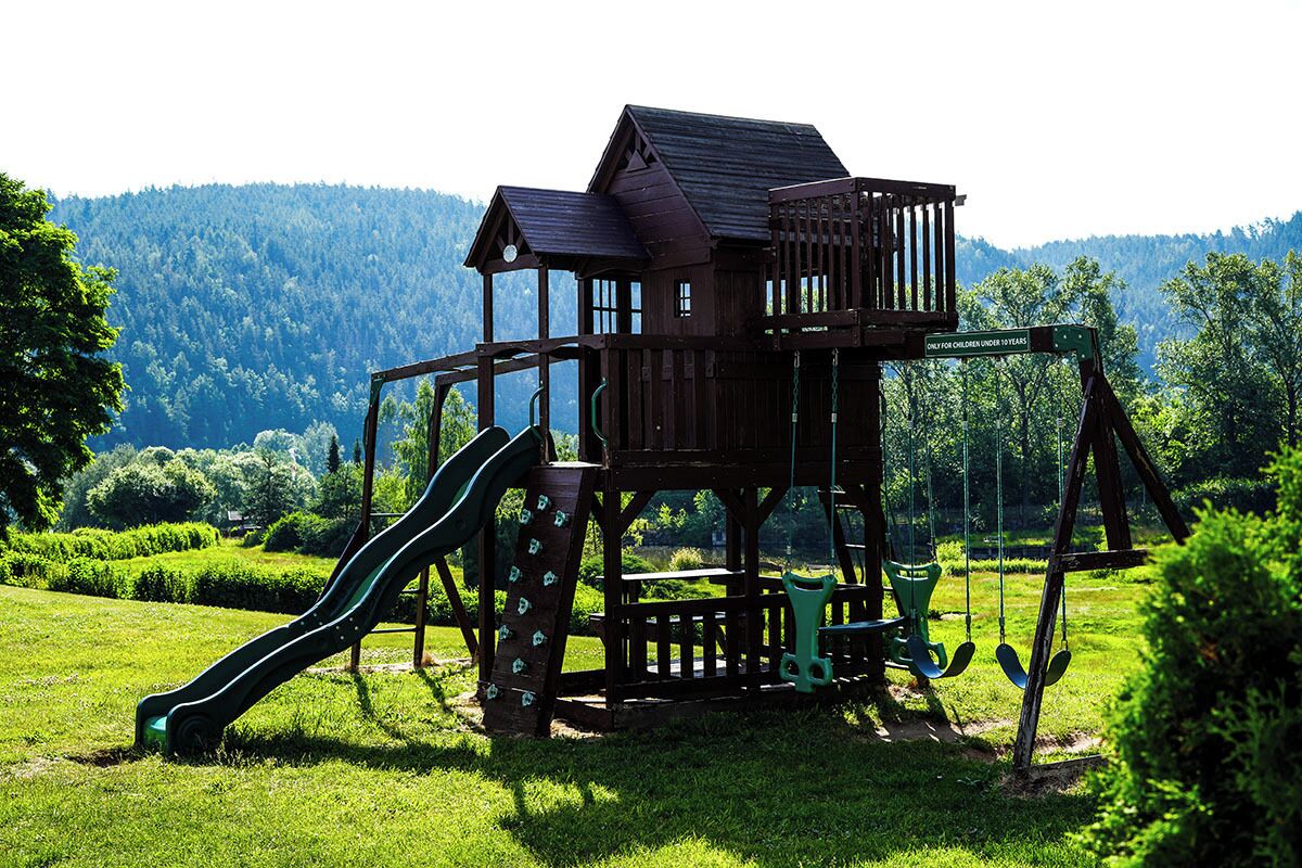 children’s play area – outdoor