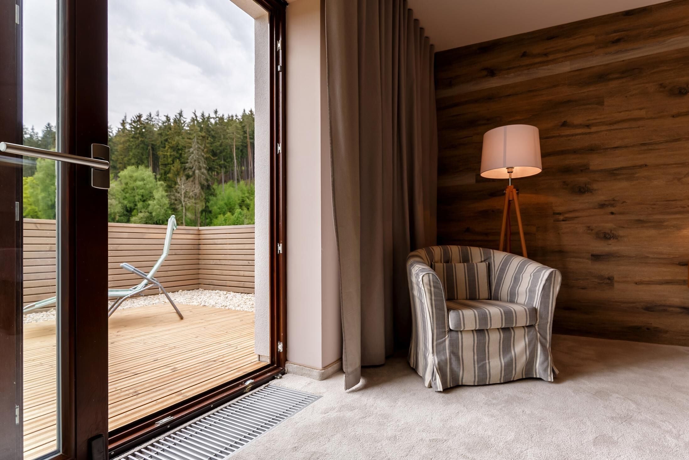 superior double room, 1 king bed, balcony (1st floor) | minibar, in-room safe, desk, soundproofing