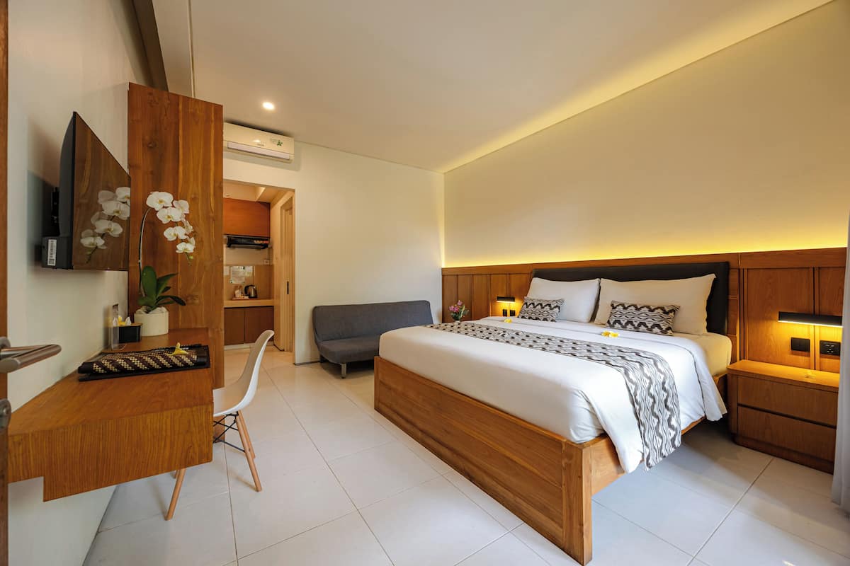Premier Suite | Premium bedding, minibar, in-room safe, desk