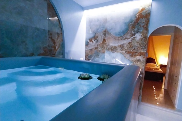 Executive Water Apartment | Lençóis italianos Frette, roupas de cama premium, cofres nos quartos