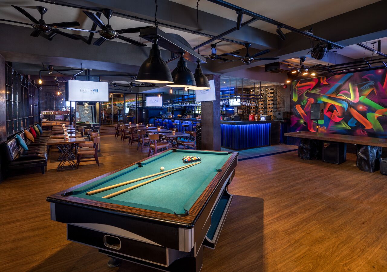 2 restaurants, breakfast, lunch, dinner served; asian cuisine