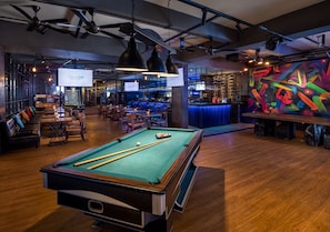 2 restaurants; breakfast, lunch and dinner served  - Viva Dash Hotel Seminyak (Seminyak)