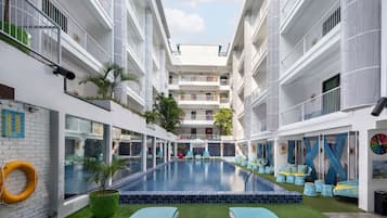 Outdoor pool, sun loungers