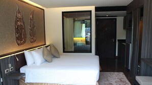 Deluxe Suite | In-room safe, desk, WiFi (free) - The Beach by Glitter House (Karon)