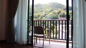 Balcony - The Beach by Glitter House (Karon)