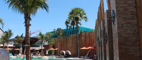 Outdoor pool, pool umbrellas, sun loungers