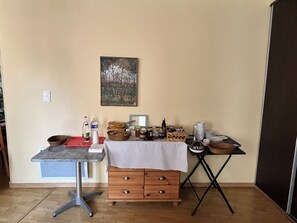 Petit déjeuner continental servi tous les jours en supplément