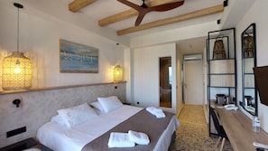 Deluxe Double Room | In-room safe, soundproofing, free WiFi, wheelchair access