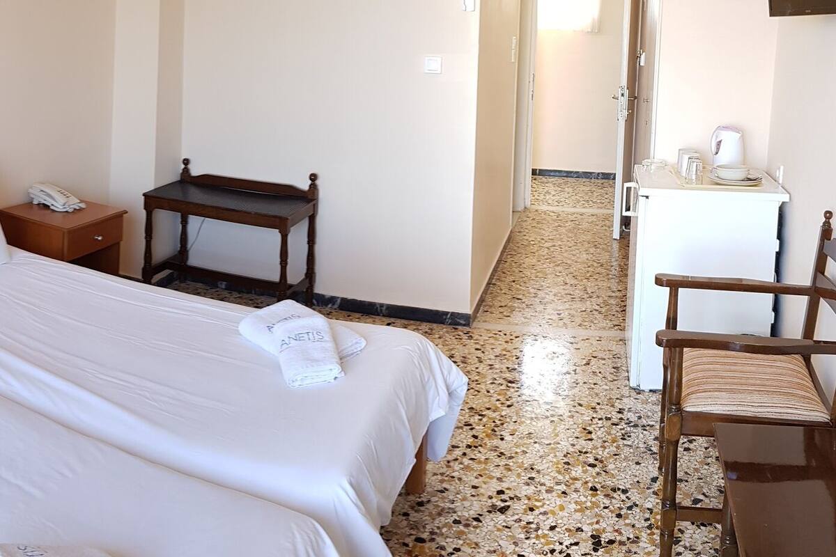 Double Room, Partial Sea View | In-room safe, soundproofing, free WiFi