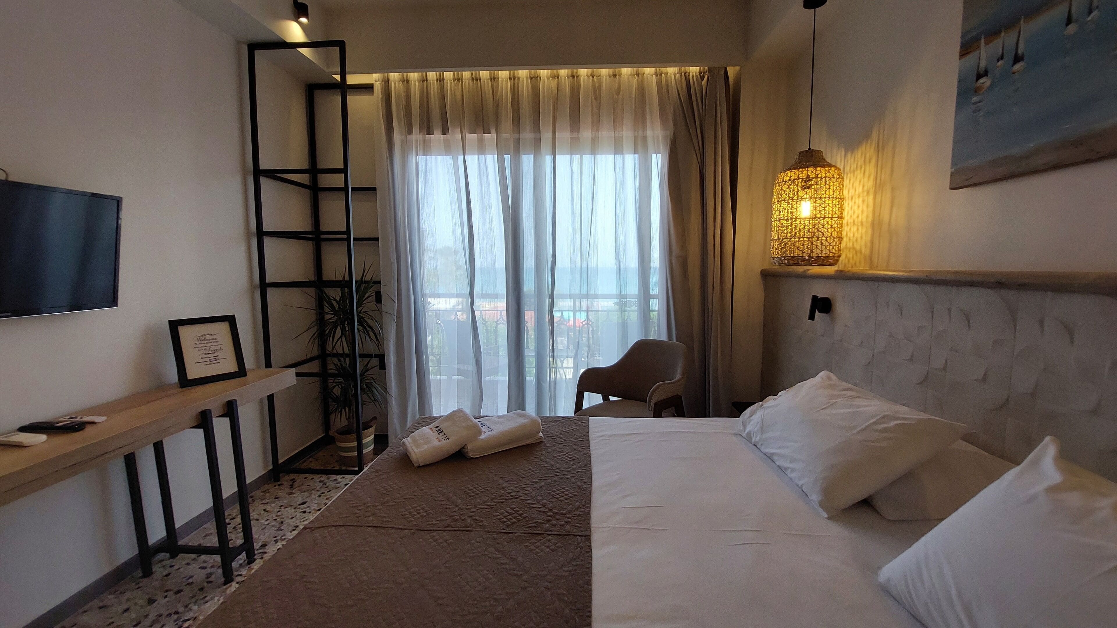 deluxe double room | 1 bedroom, in-room safe, soundproofing, free wifi