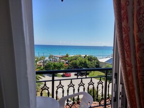 Chambre Double, vue partielle sur la mer | Vue de la chambre