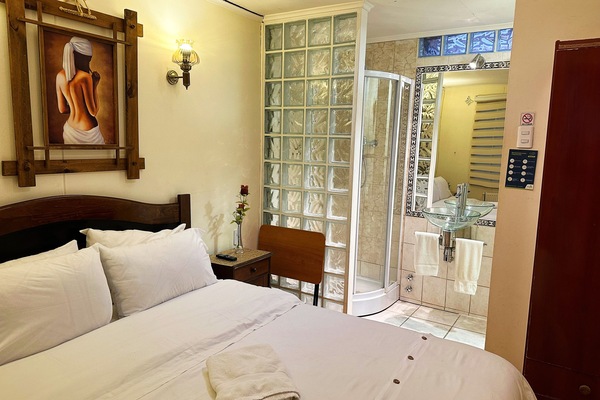 Double Room | In-room safe, WiFi (free)