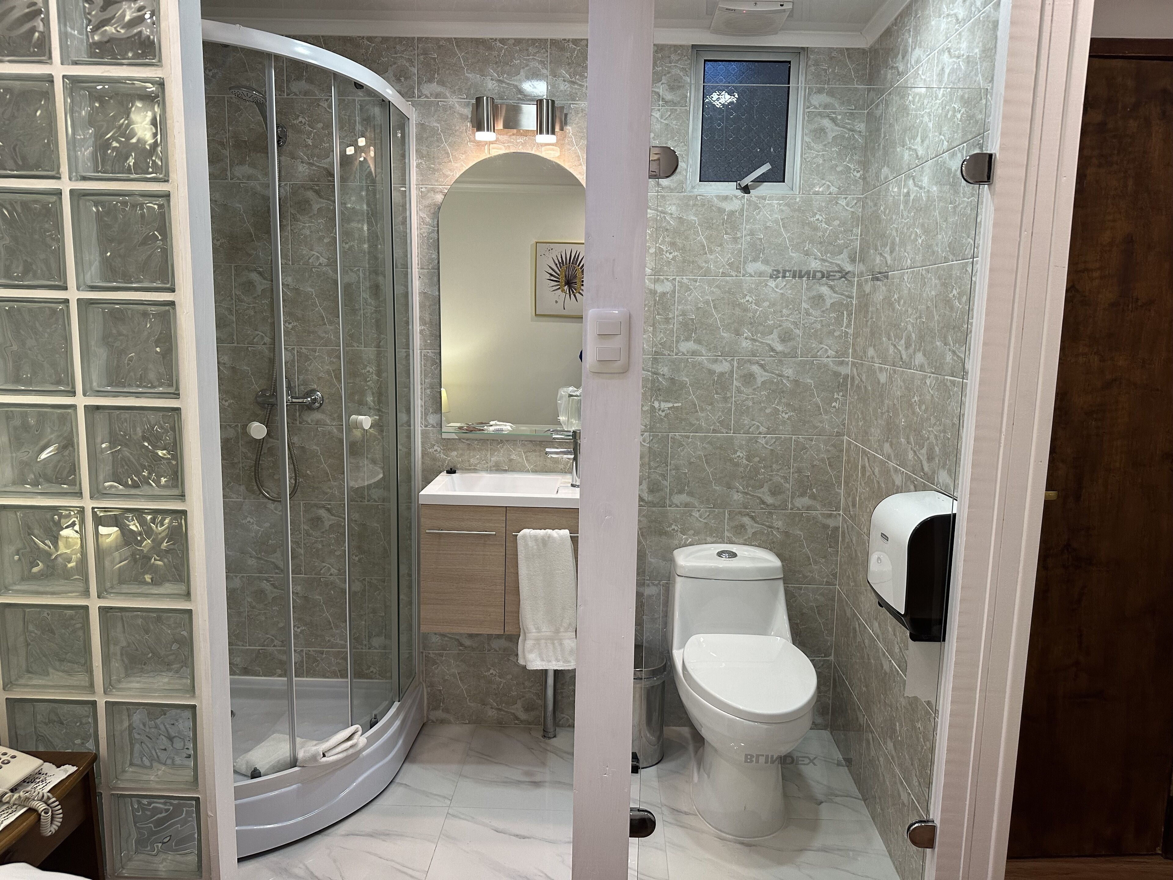 Single Room | Bathroom | Free toiletries, hair dryer, towels