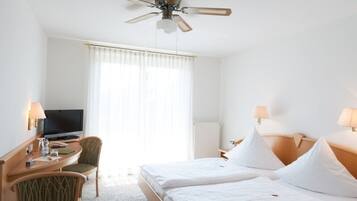 Chambre Double | Bureau, rideaux occultants, chambres insonorisées
