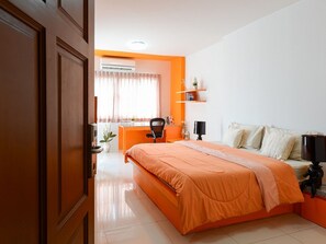 Standard Room, 1 King Bed - Int Place (Bangkok)