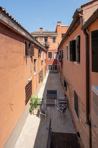 Design Palace Apartment by Wonderful Italy