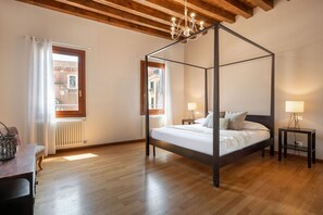 Superior Apartment, 2 Bedrooms (Apt2 - Check-in online)