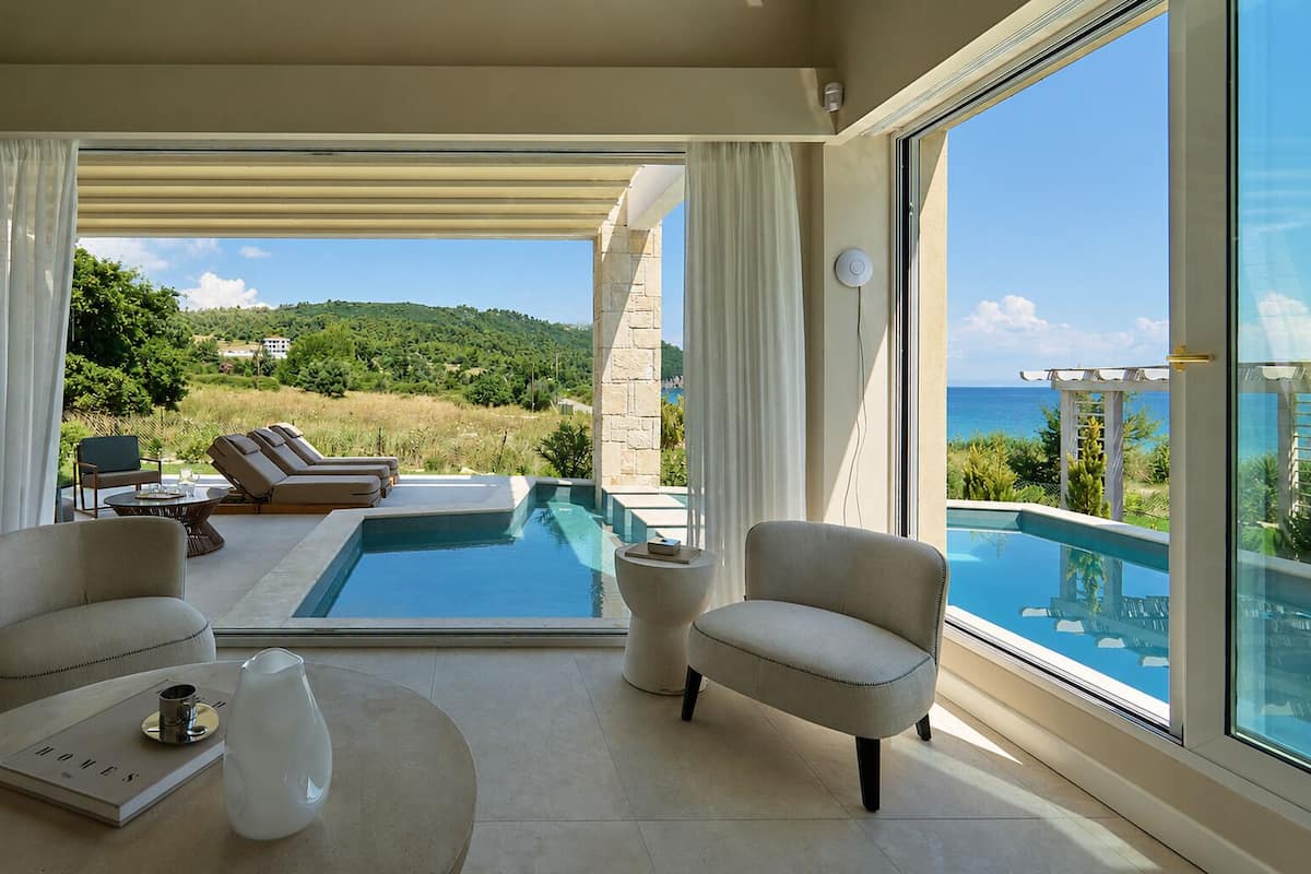 Select Villa 2 Bedroom heated prive pool | In-room safe, blackout drapes, iron/ironing board, WiFi (free)