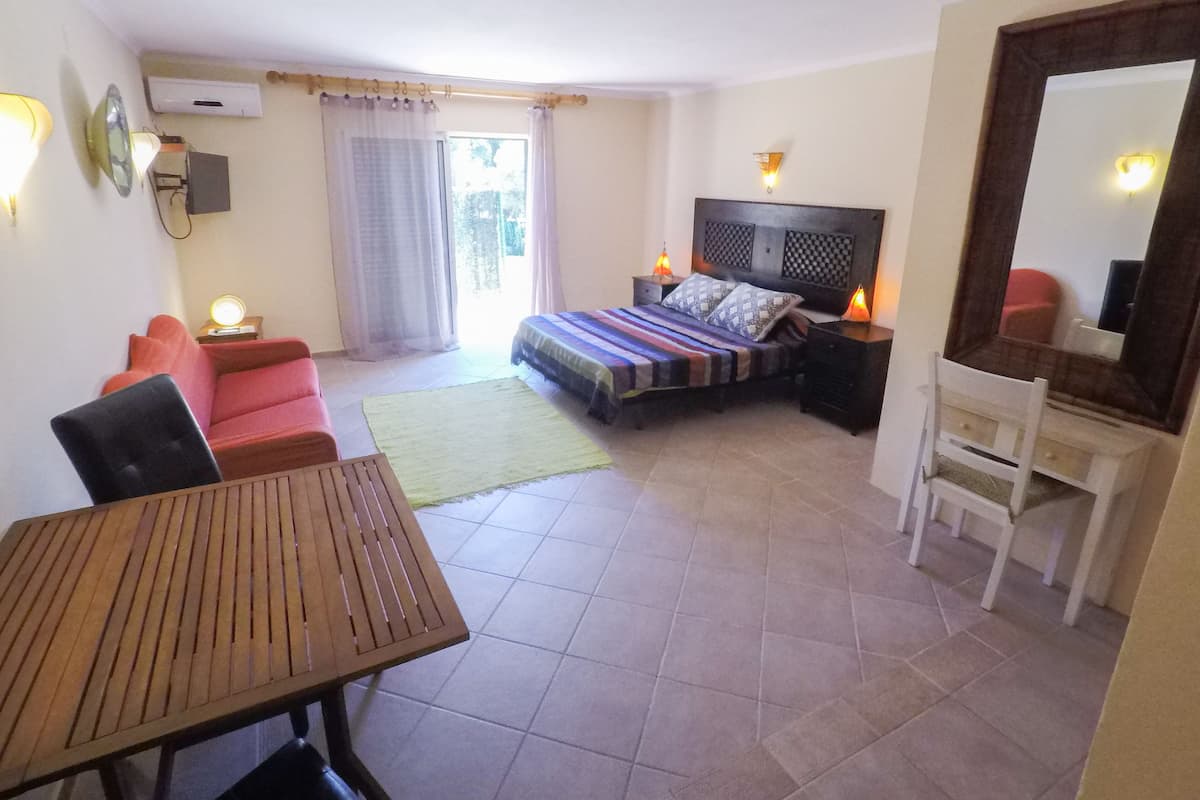 Studio, Terrace | Free WiFi, bed sheets