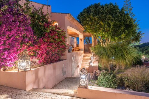 Inn Seventies Cheap & Chic