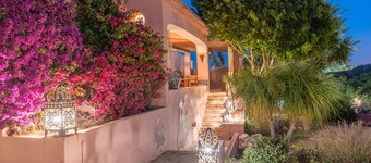 Inn Seventies Cheap & Chic