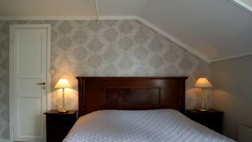 Camas con pillow-top, escritorio, insonorización y cunas