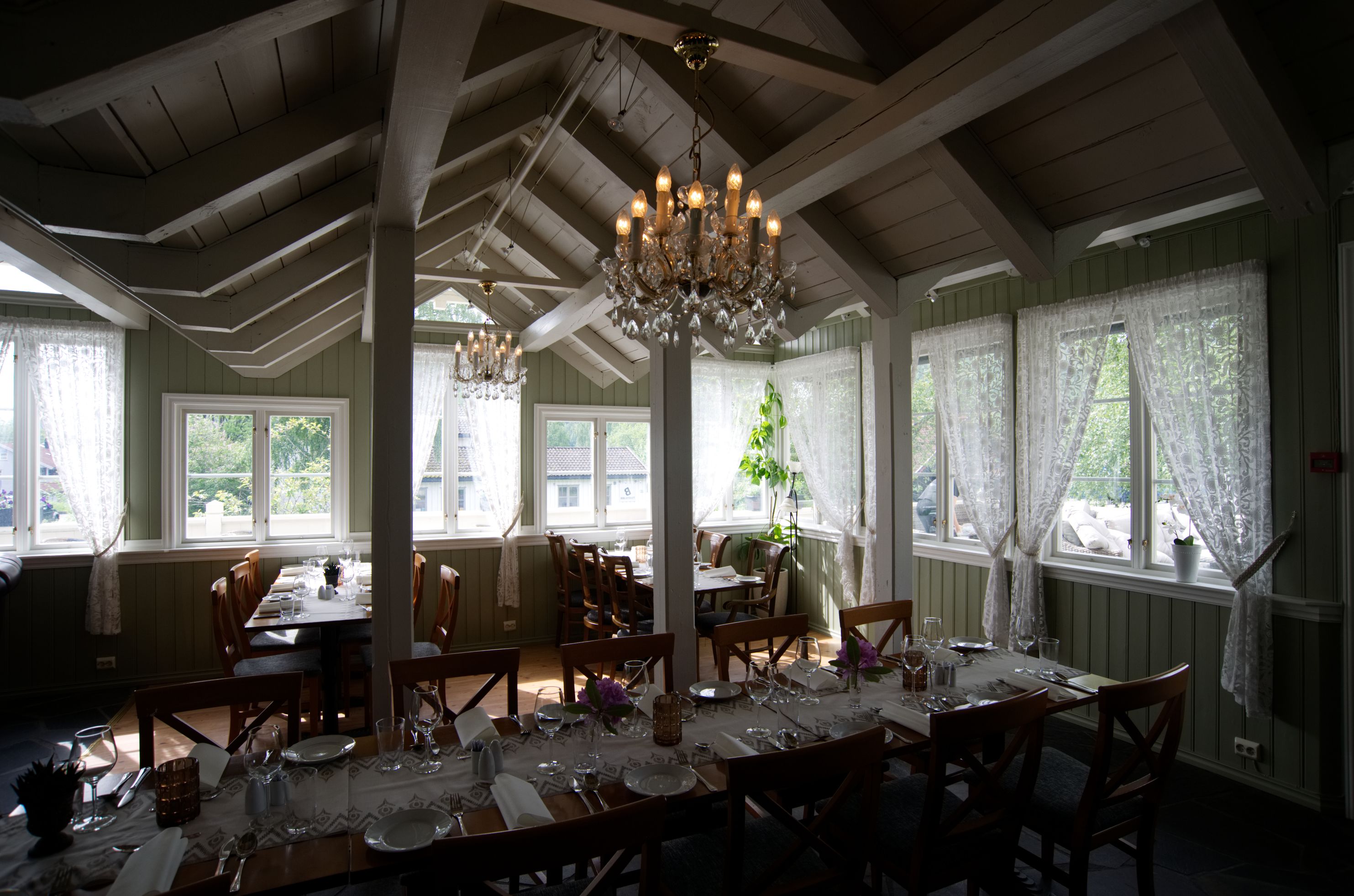 breakfast, dinner served; regional cuisine, al fresco dining