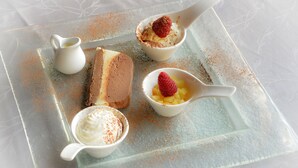 Food and drink - Hôtel Le Dauphin (Sees)