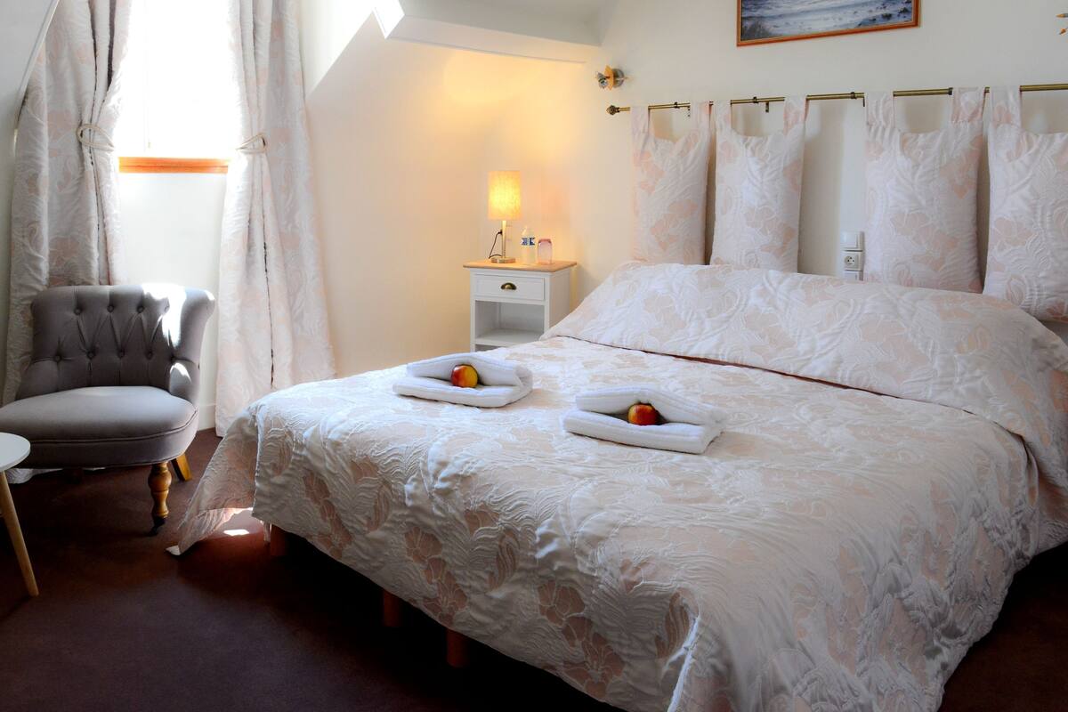 Superior Double Room | In-room safe, desk, soundproofing, cribs/infant beds