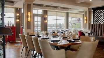 Déjeuner complet servi tous les jours en supplément