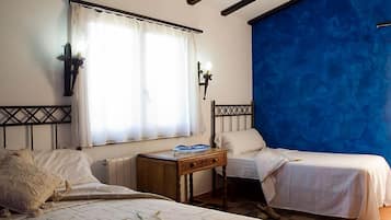 Desk, blackout drapes, free WiFi