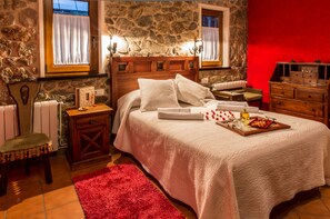 Desk, blackout curtains, free WiFi