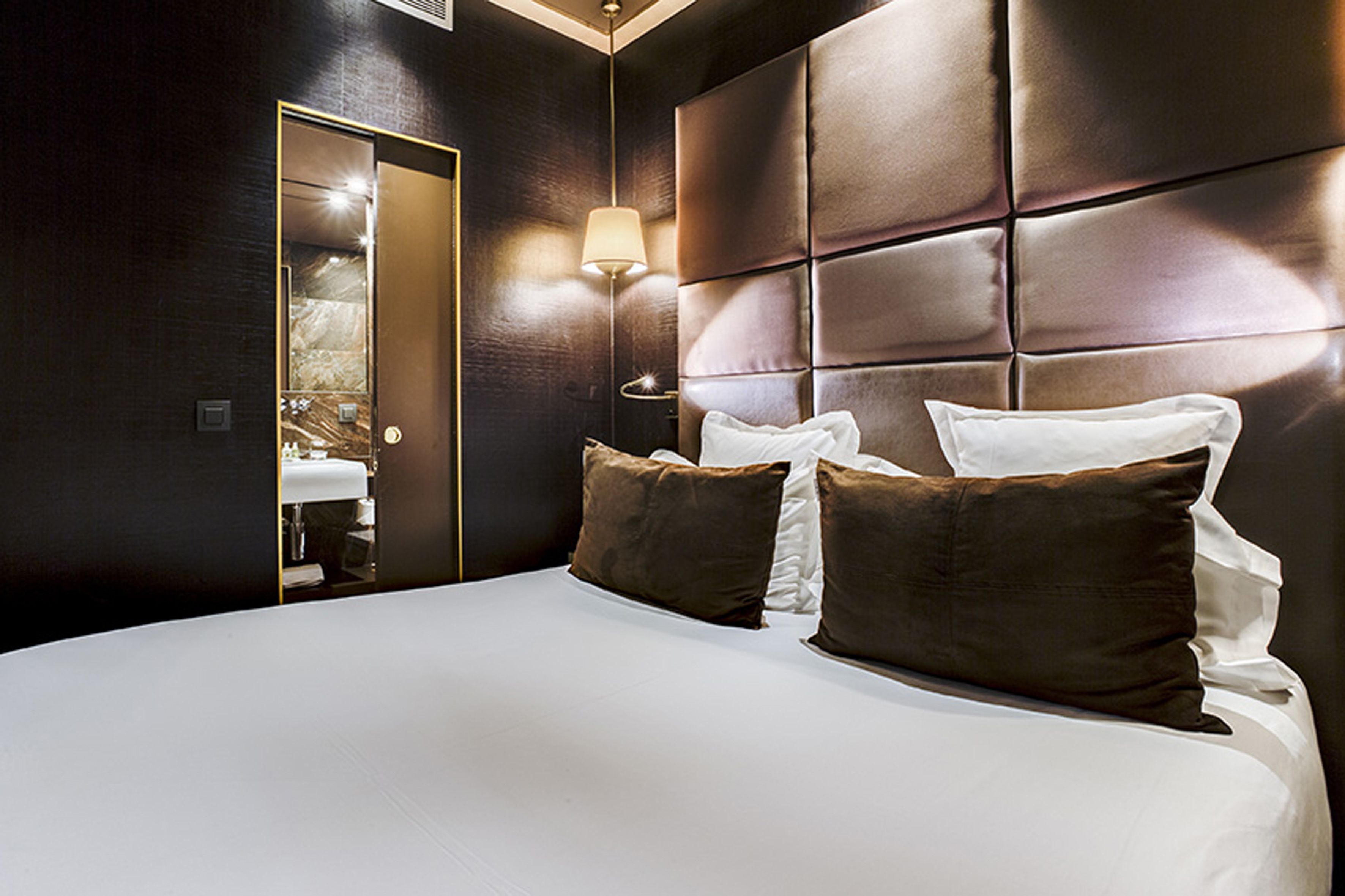 mayfair garden double superior | minibar, in-room safe, desk, blackout curtains