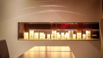 Desayuno buffet diario (EUR 17 por persona)