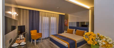 Deluxe Double Room | Premium bedding, minibar, in-room safe, desk
