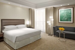 In-room safe, desk, blackout curtains, soundproofing - Jabal Omar Hyatt Regency Makkah (Makkah)