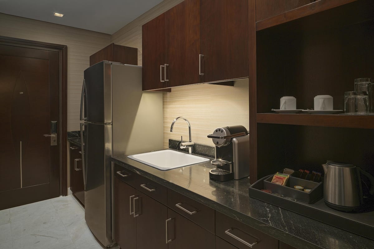 Suite (PRINCE) | In-room safe, desk, blackout drapes, soundproofing
