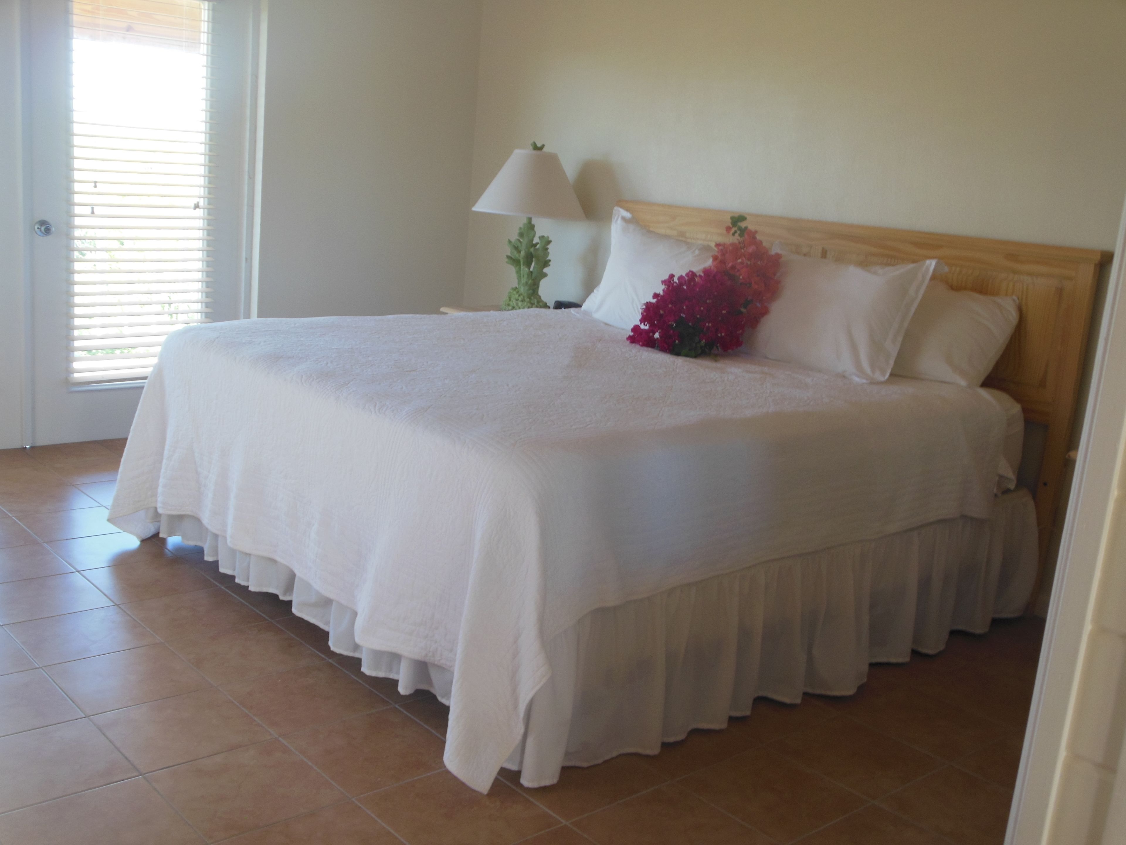 Egyptian cotton sheets, premium bedding, iron/ironing board