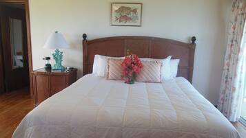 Egyptian cotton sheets, premium bedding, iron/ironing board