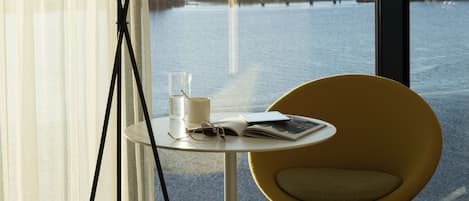 Hypoallergeen beddengoed, een kluis op de kamer, een bureau