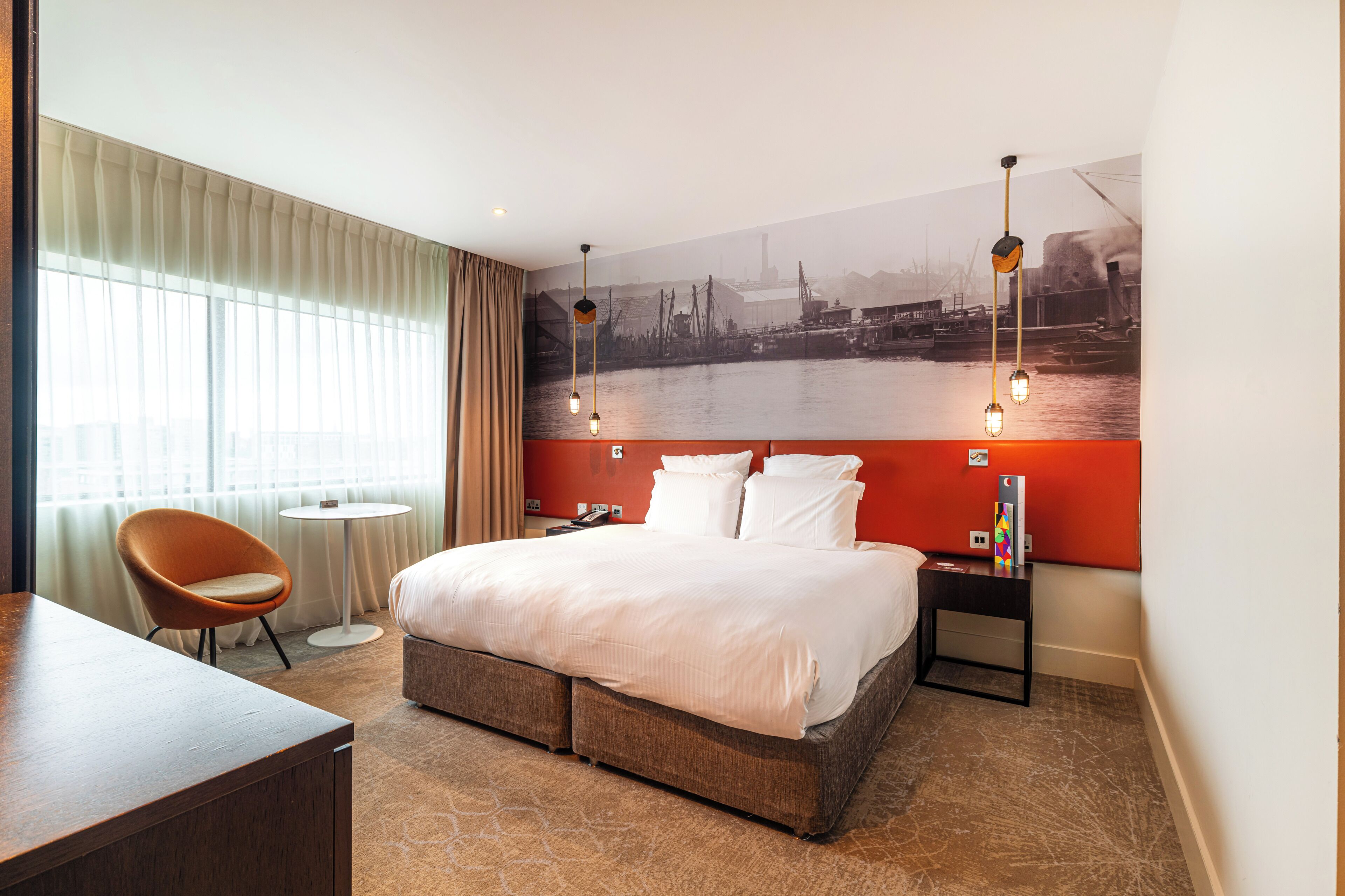 Superior kamer, 1 kingsize bed, toegankelijk voor mindervaliden | Hypoallergeen beddengoed, een kluis op de kamer, een bureau