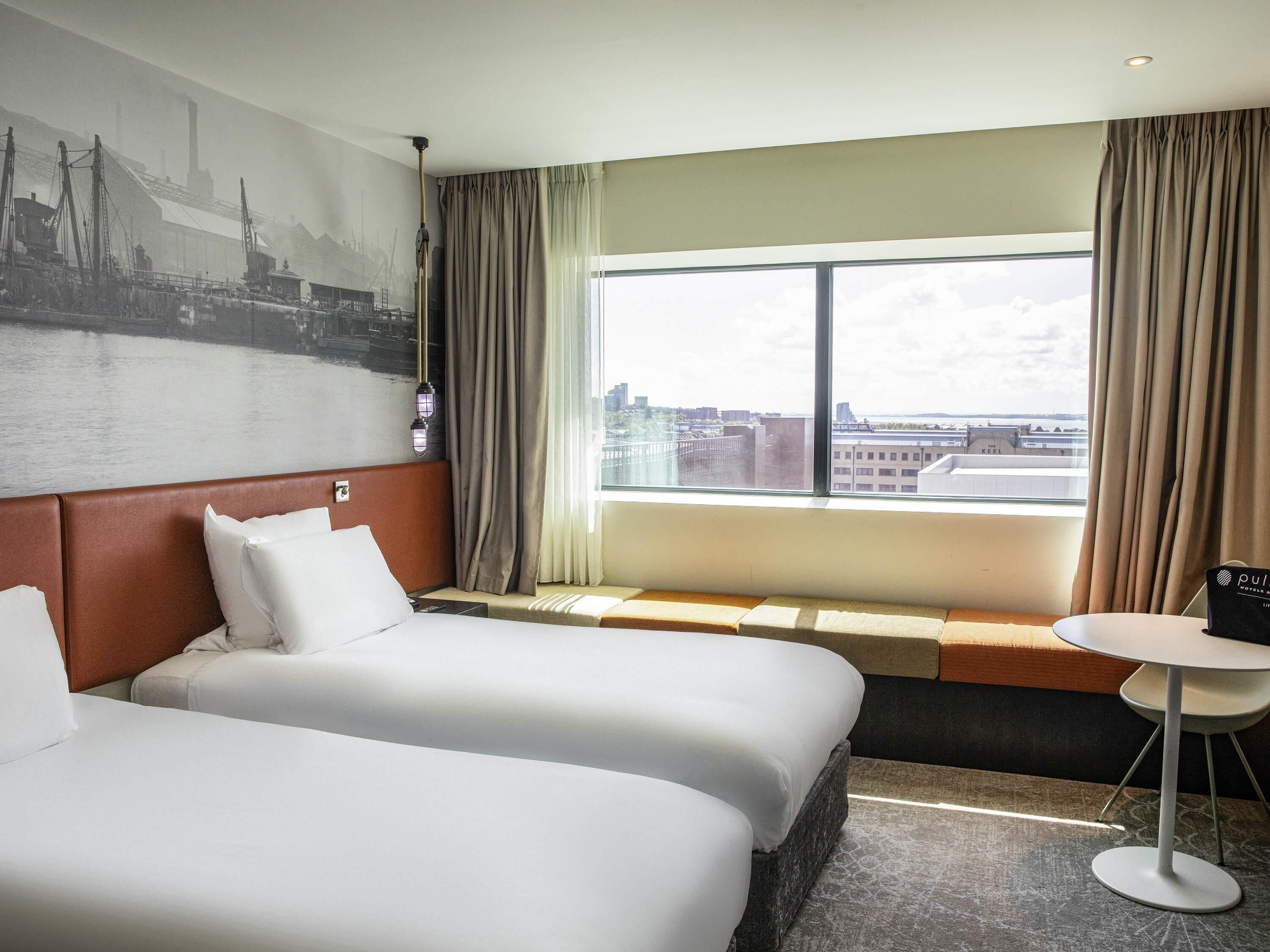 Superior kamer, 2 eenpersoonsbedden | Hypoallergeen beddengoed, een kluis op de kamer, een bureau