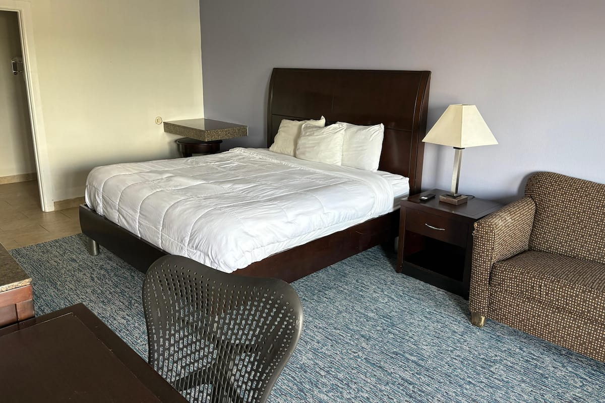 1 bedroom, desk, iron/ironing board, free WiFi