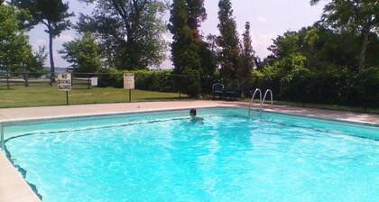 Riverside Park Motel and Campground