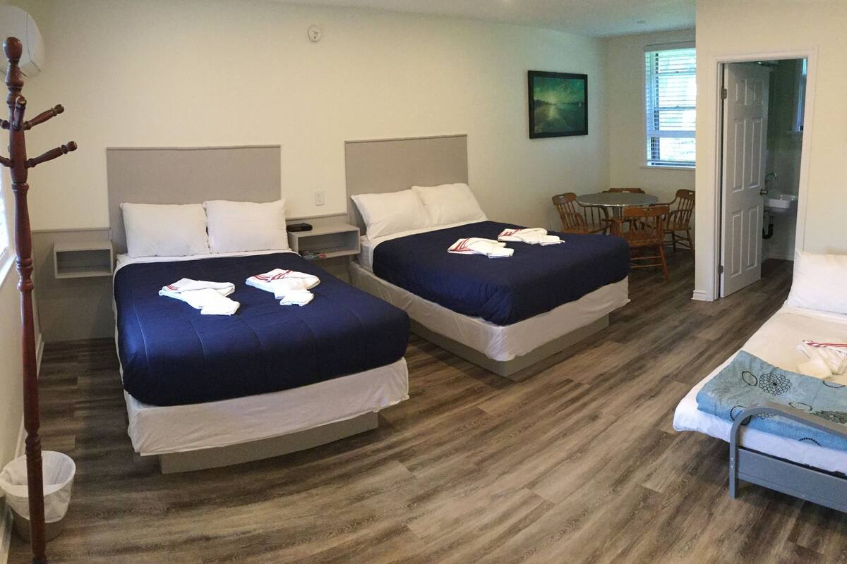 WiFi (surcharge), bed sheets