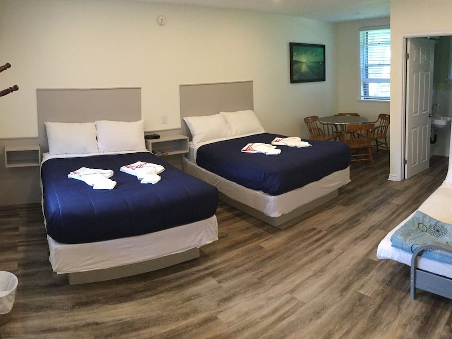 WiFi, bed sheets