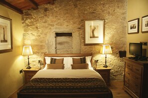 Superior-Doppelzimmer (Castaño) | Zimmersafe, individuell dekoriert, individuell eingerichtet