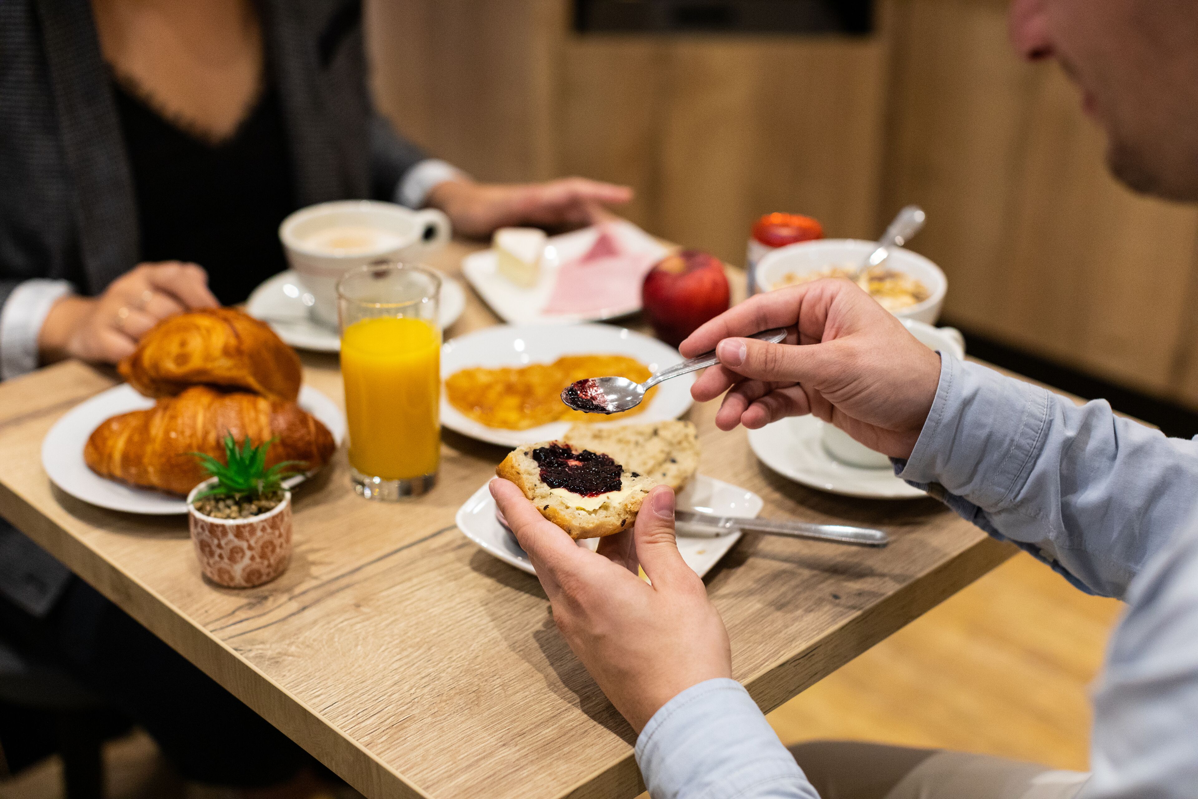 Daily buffet breakfast for a fee