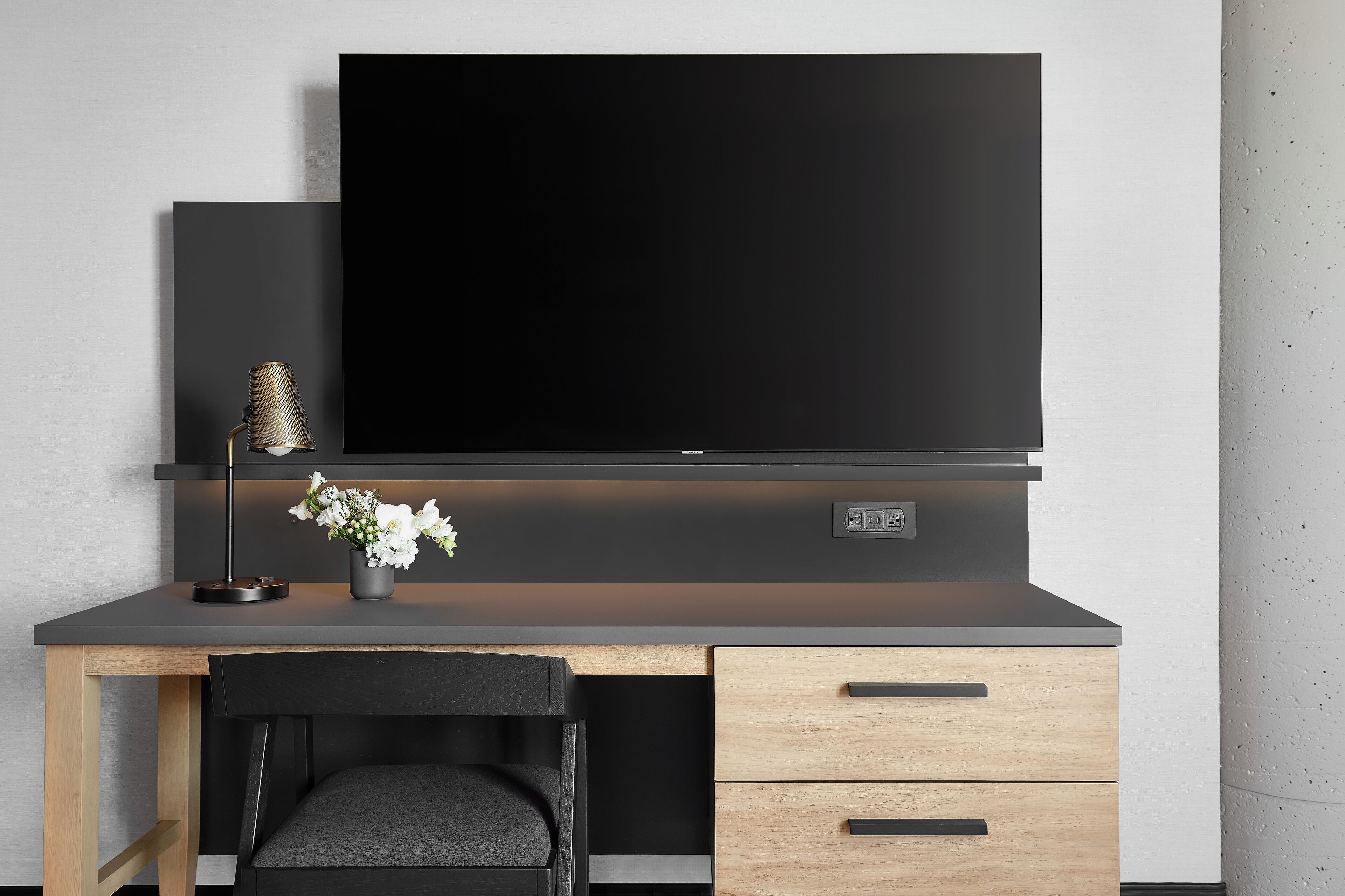 executive room, 1 king bed, bay view | desk, iron/ironing board, free wifi, bed sheets